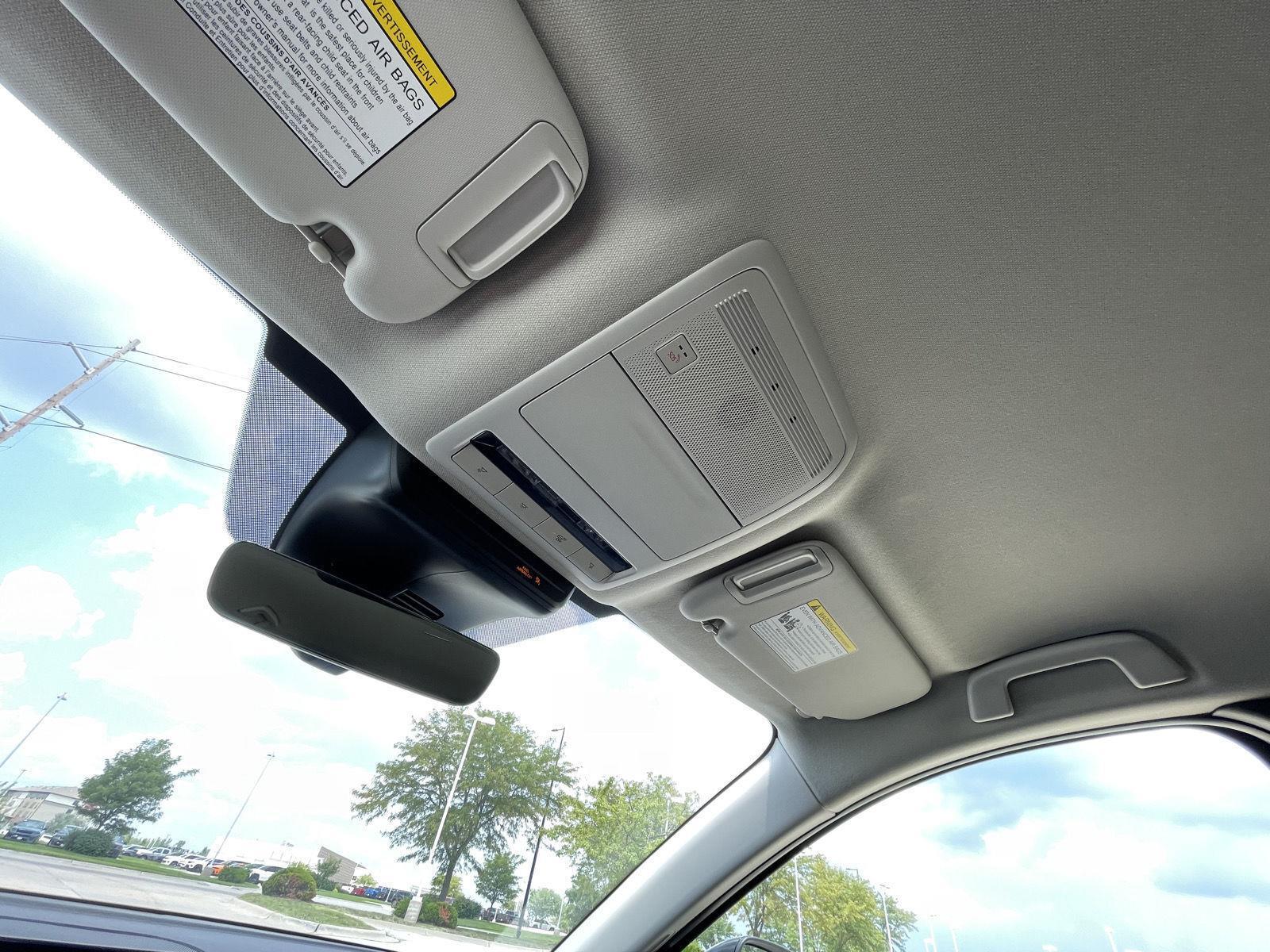 Vehicle photo 20