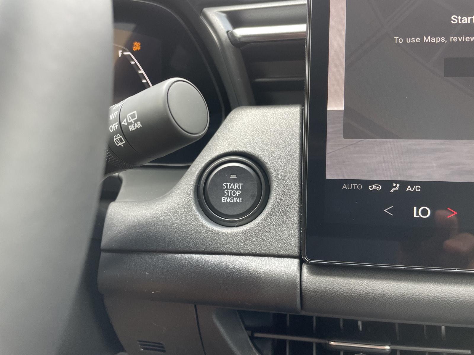 Vehicle photo 23