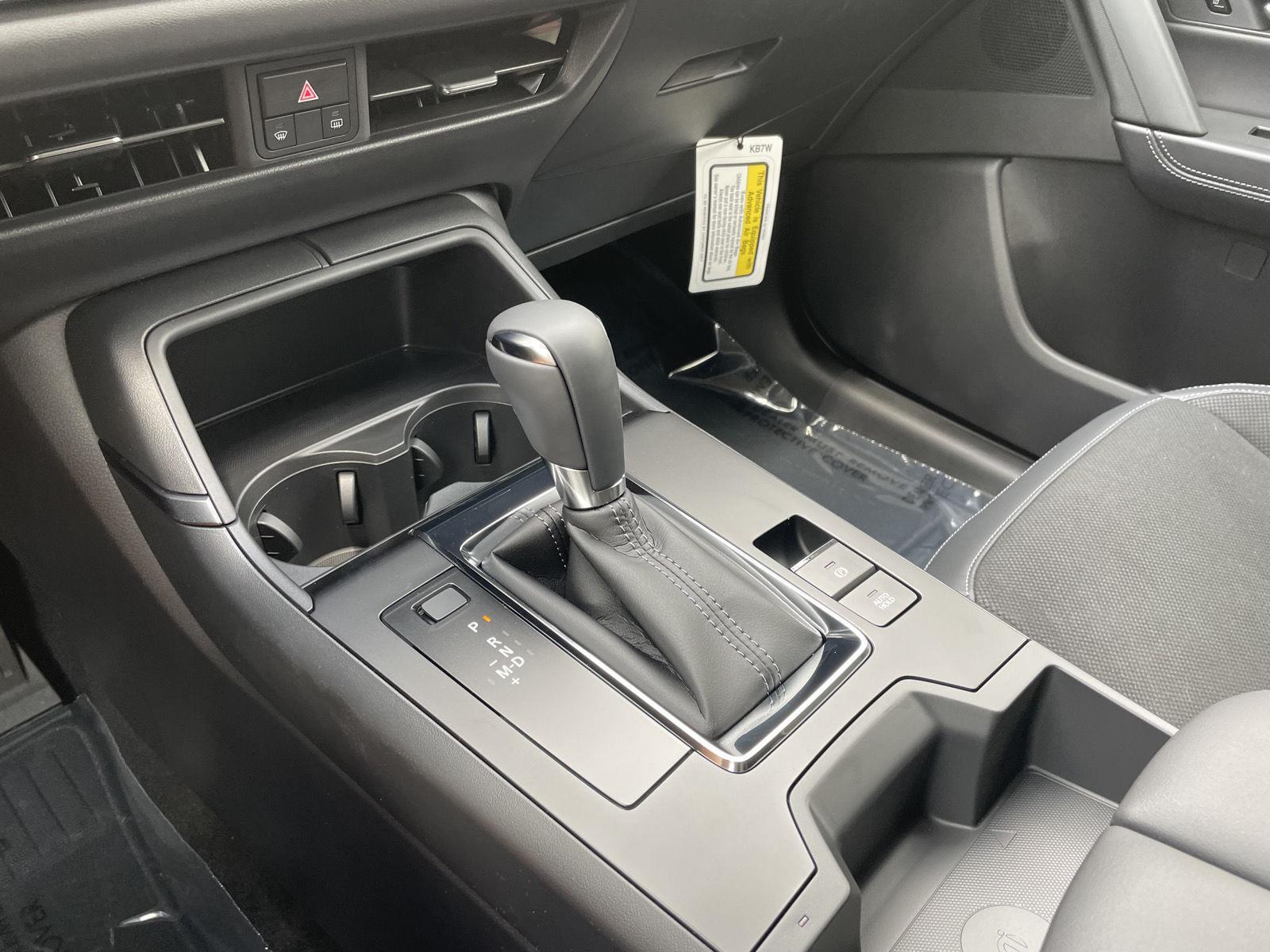 Vehicle photo 25