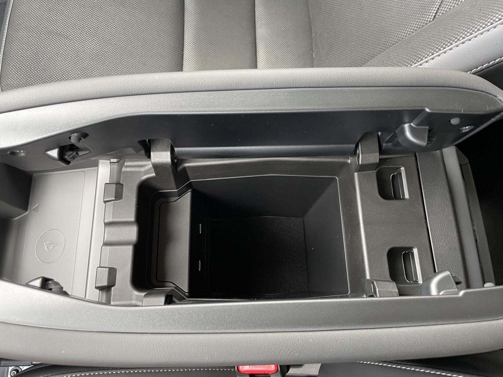 Vehicle photo 27