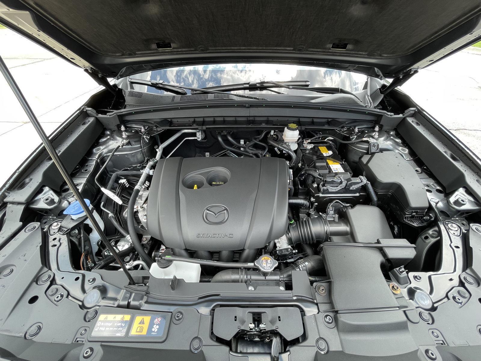 Vehicle photo 30
