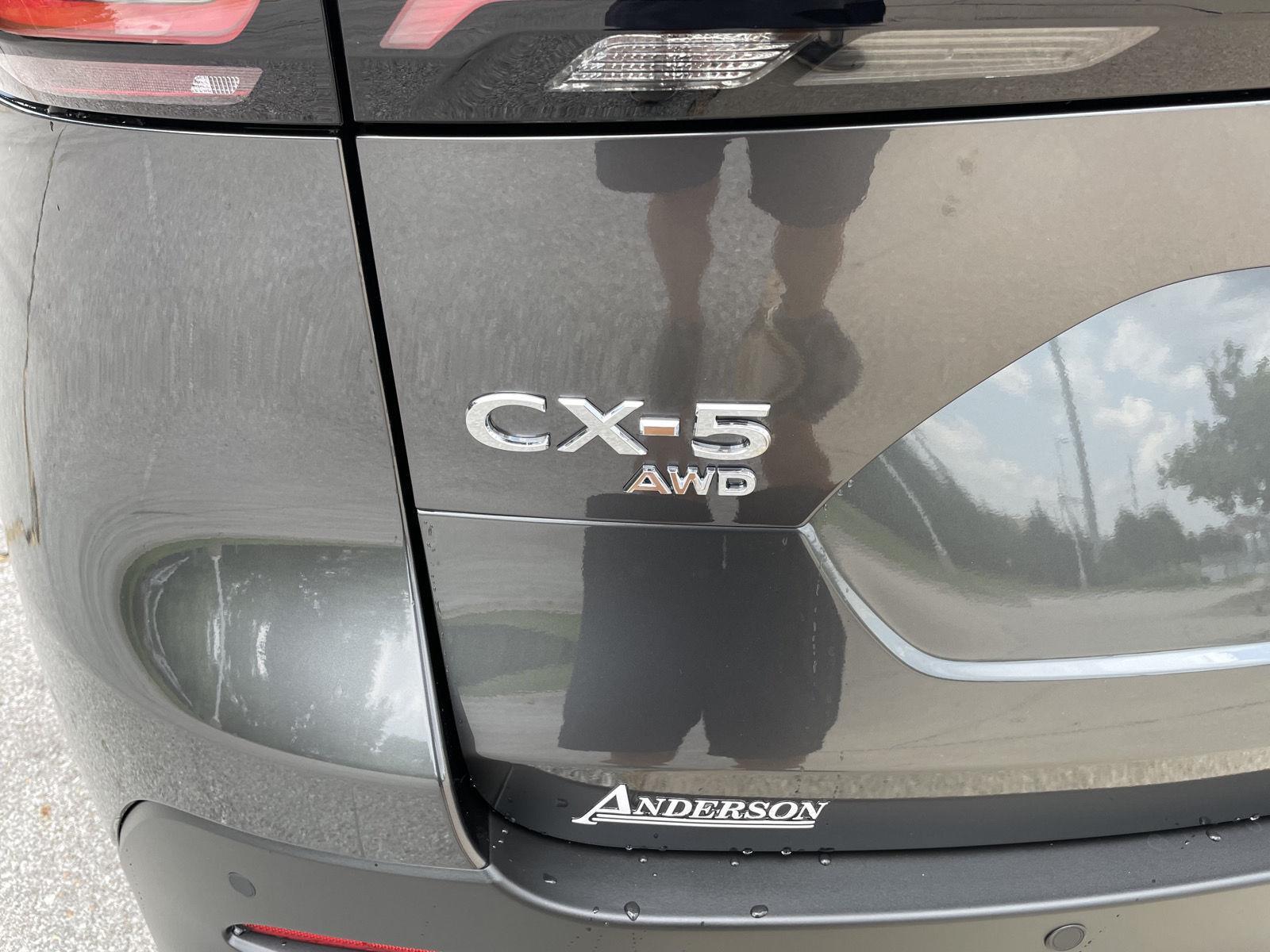 Vehicle photo 32
