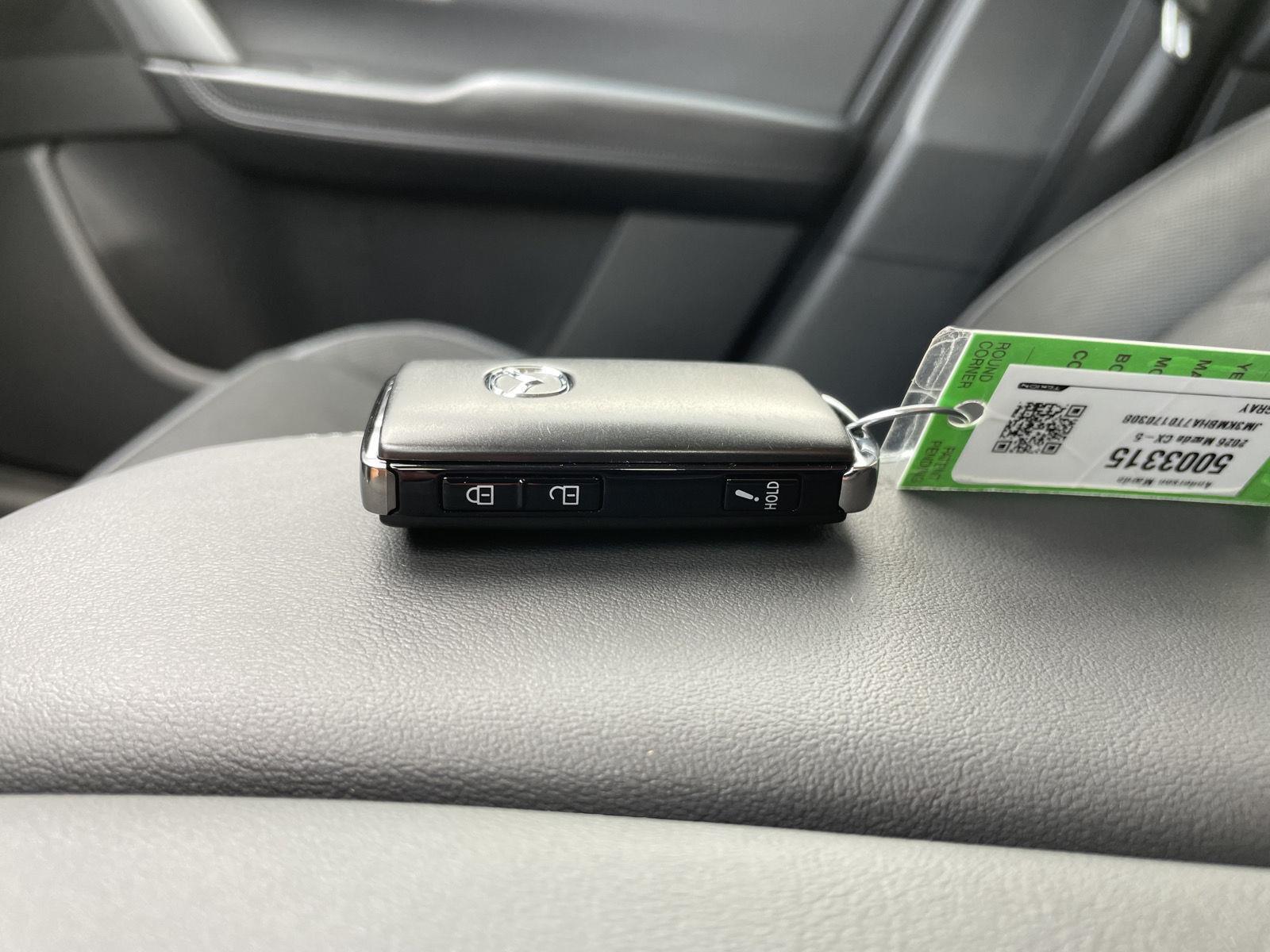 Vehicle photo 33