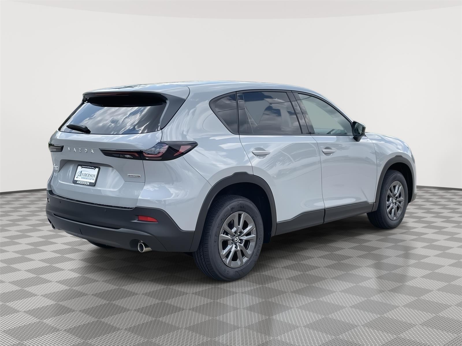 Vehicle photo 7