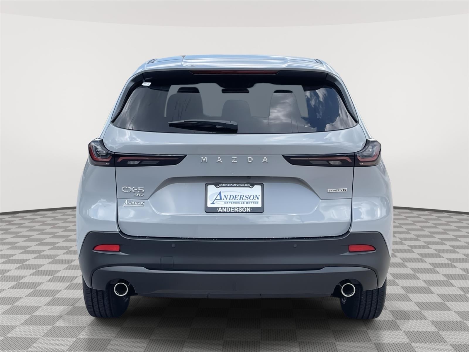 Vehicle photo 8