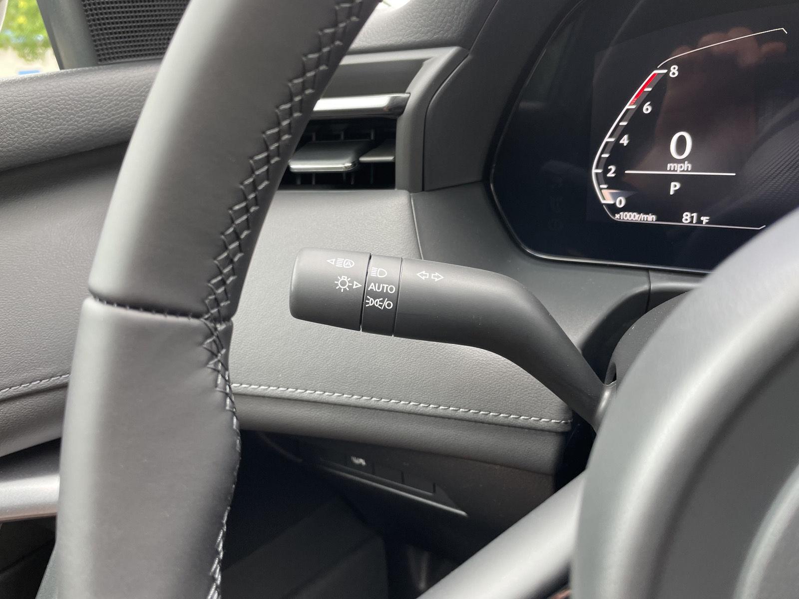 Vehicle photo 15