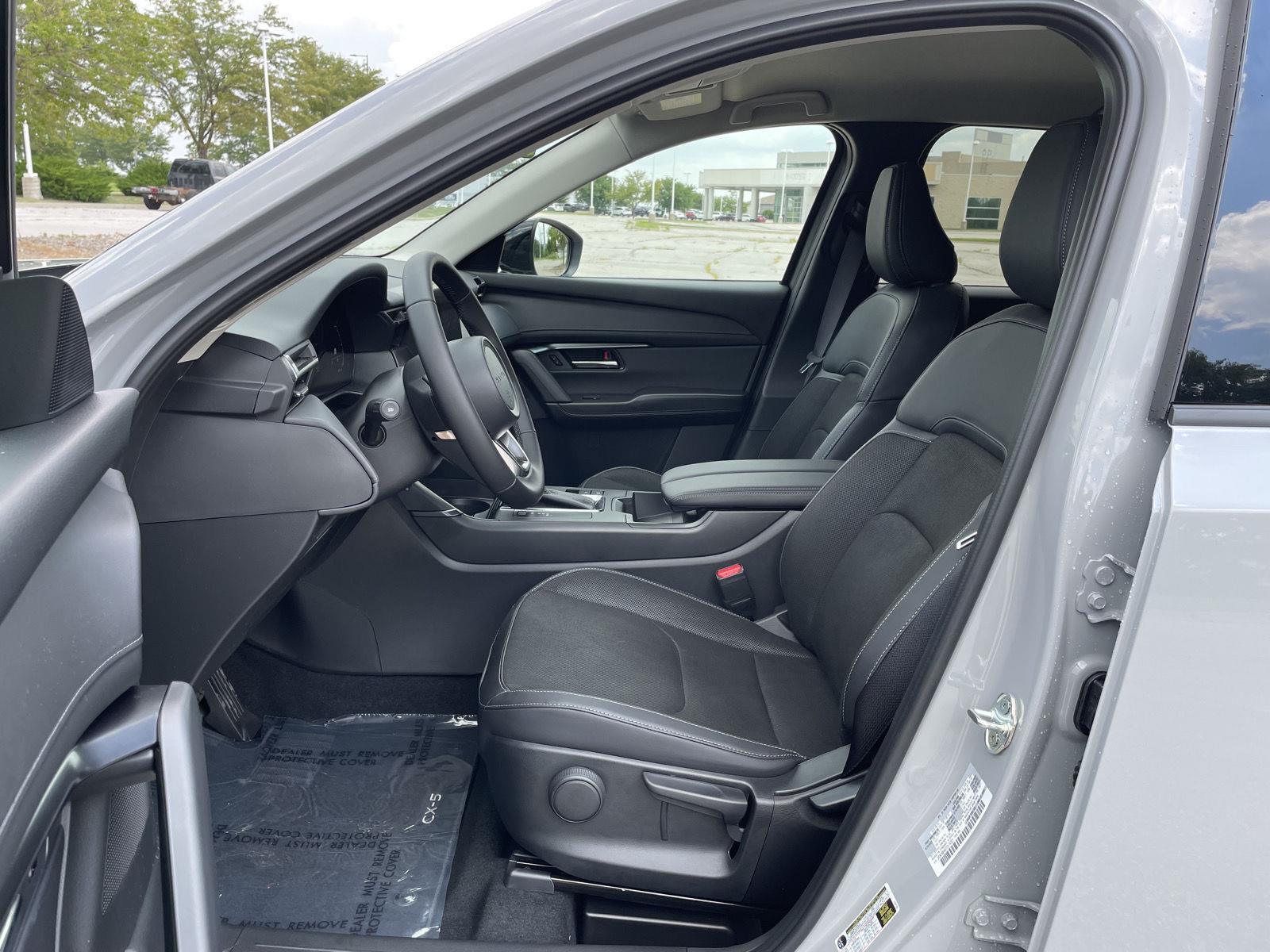 Vehicle photo 16