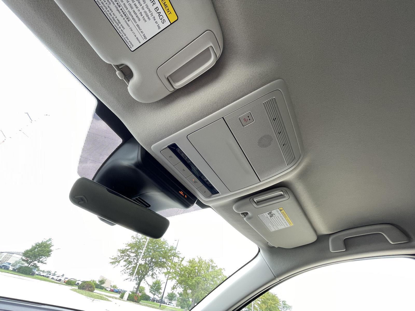 Vehicle photo 20