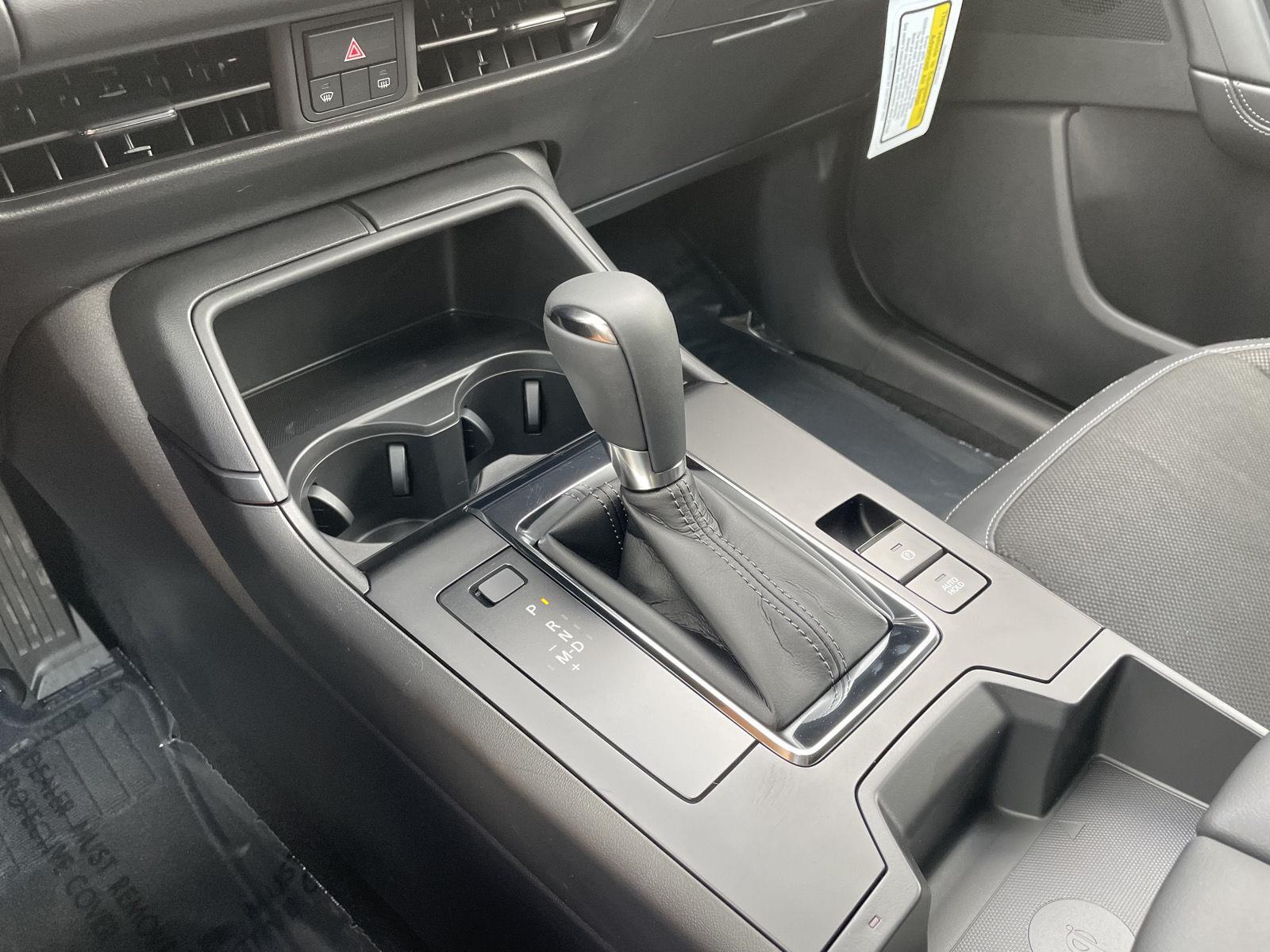 Vehicle photo 25