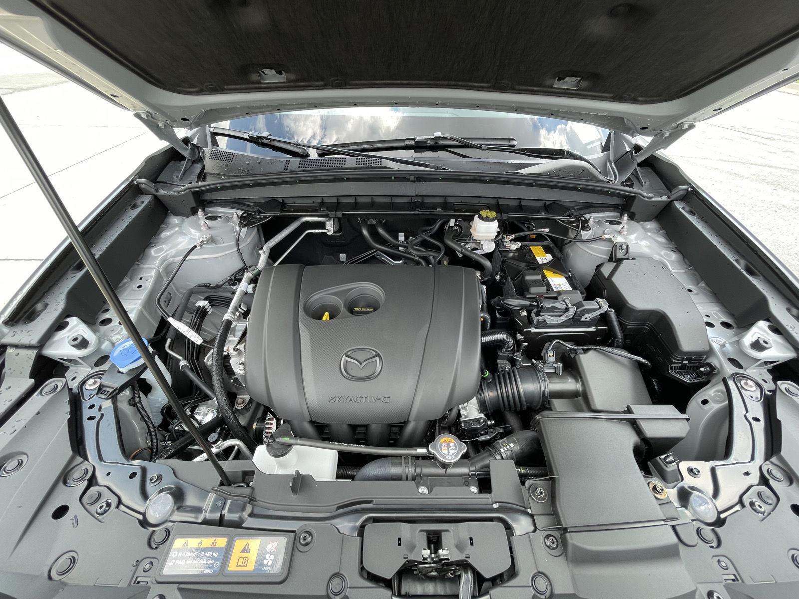 Vehicle photo 30