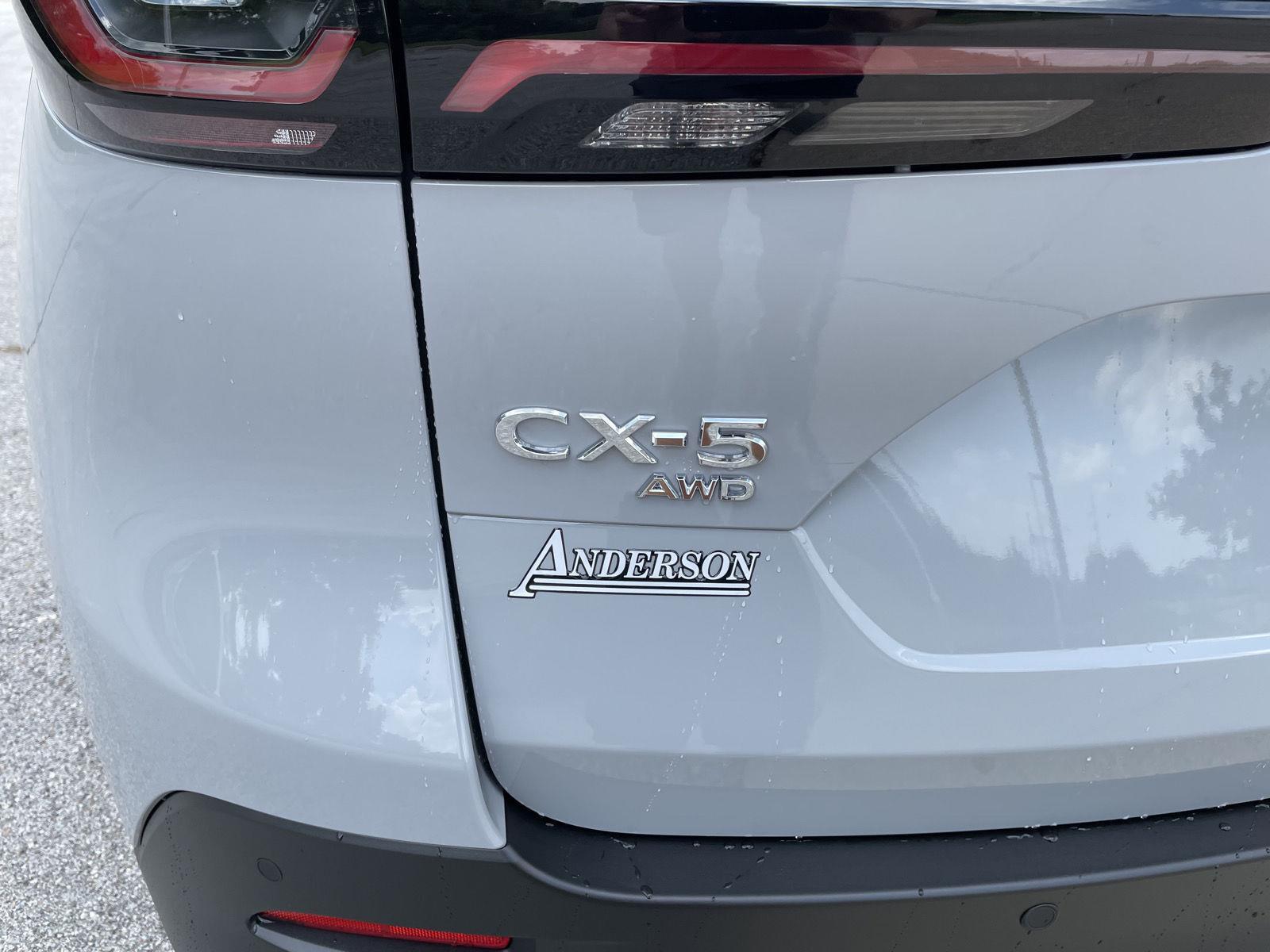 Vehicle photo 32