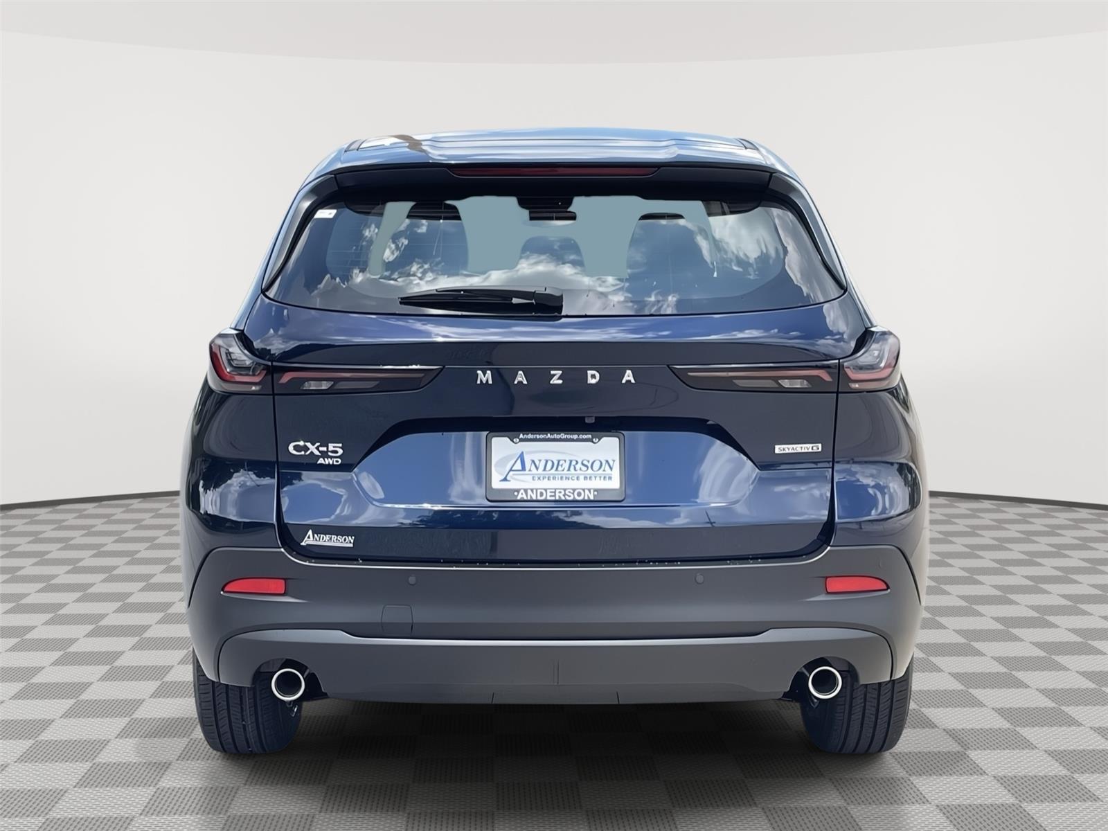 Vehicle photo 8