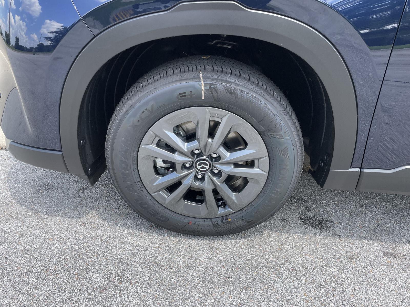 Vehicle photo 10