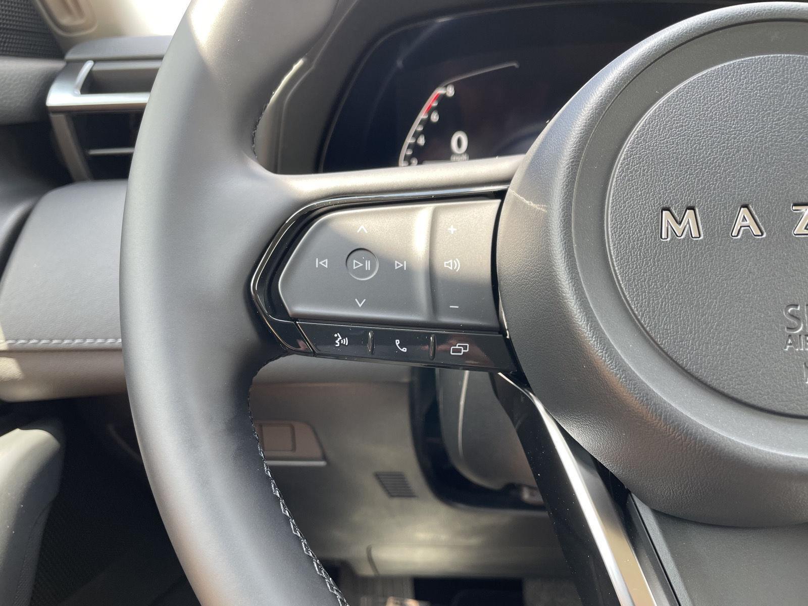 Vehicle photo 12