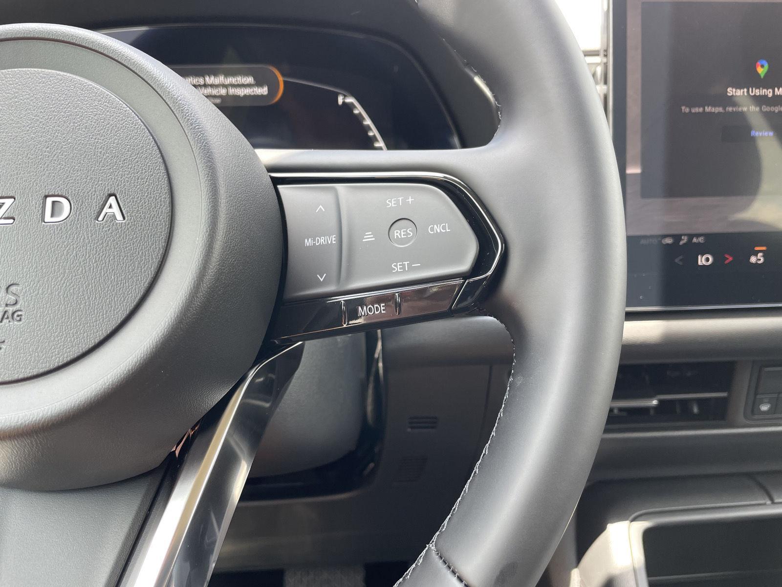 Vehicle photo 13