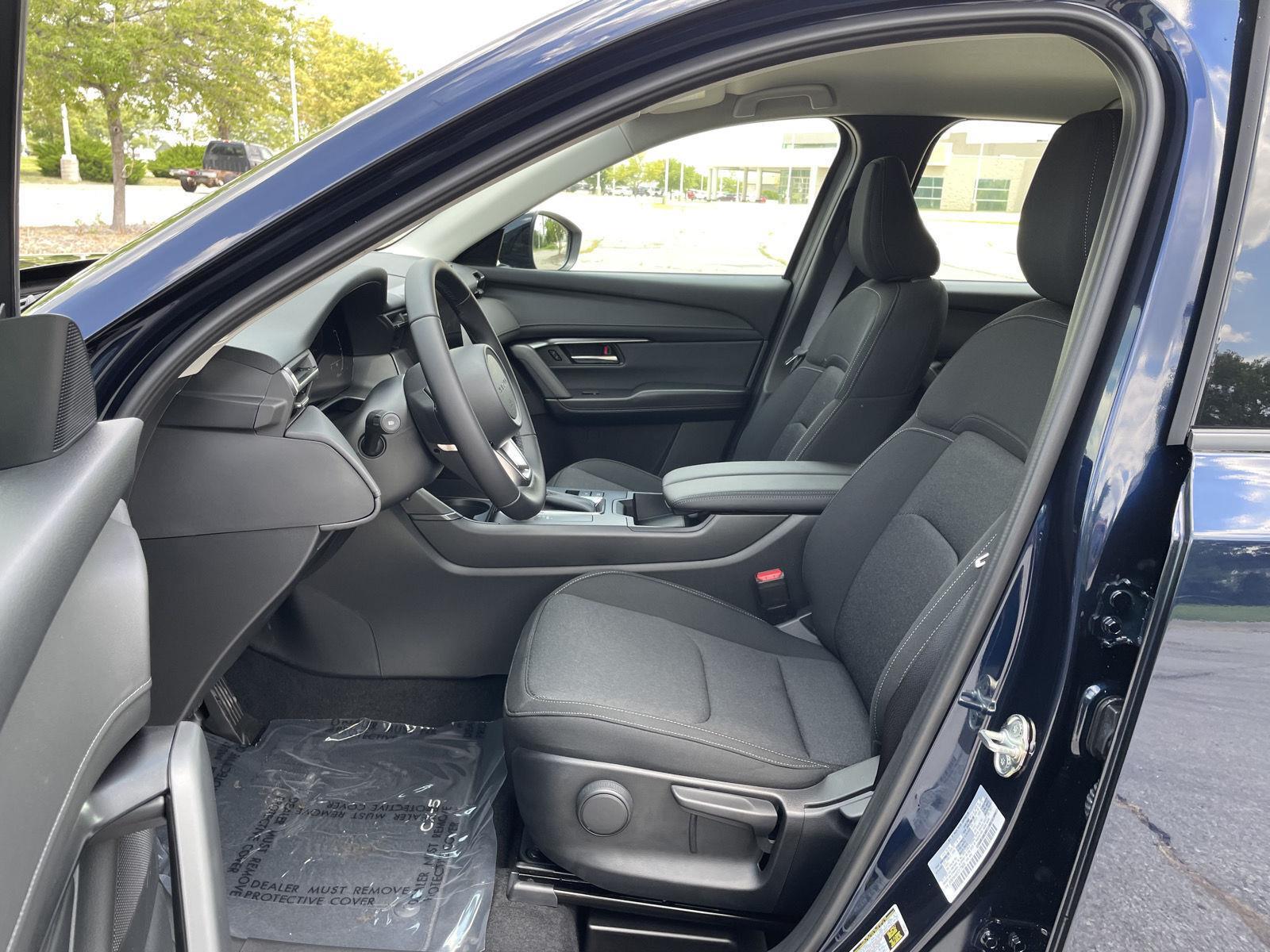 Vehicle photo 16