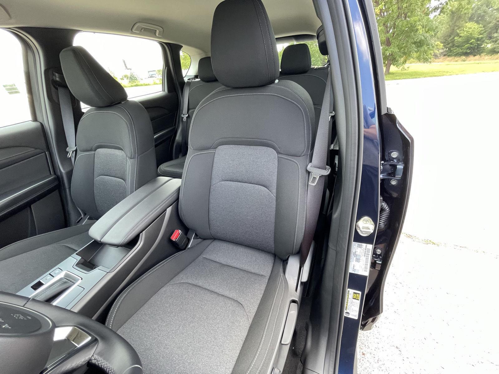 Vehicle photo 17
