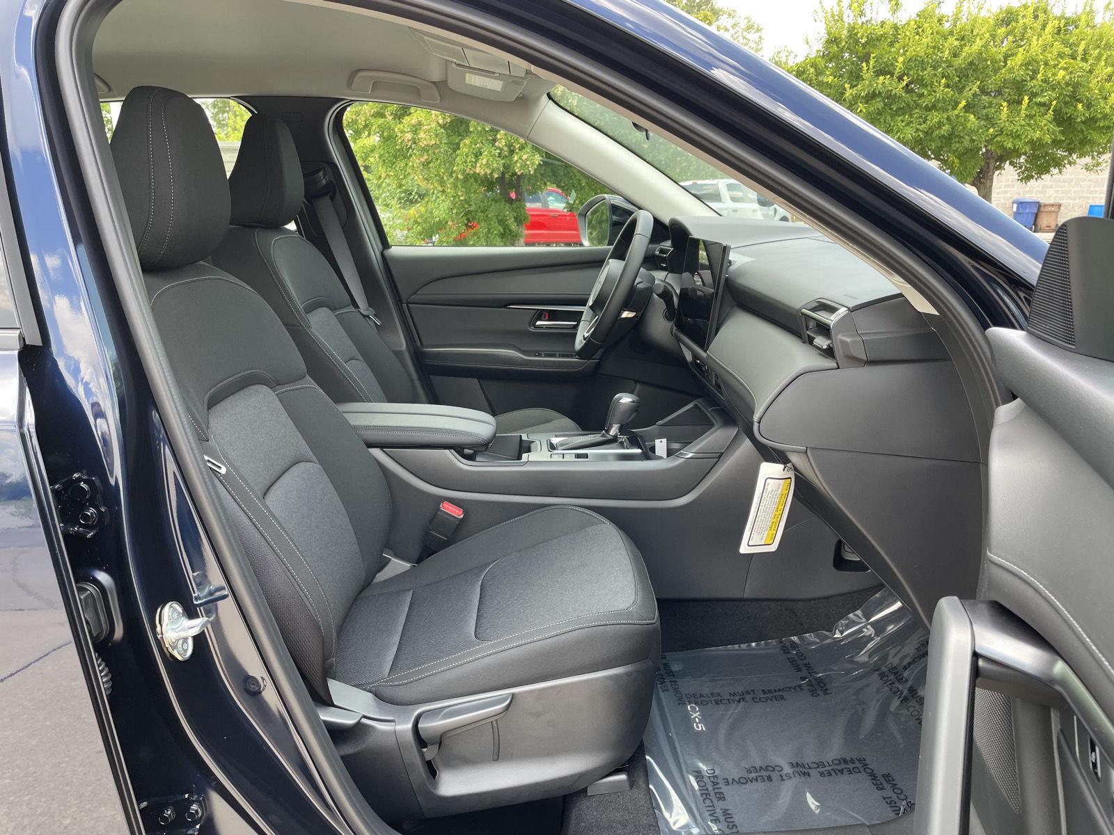 Vehicle photo 18