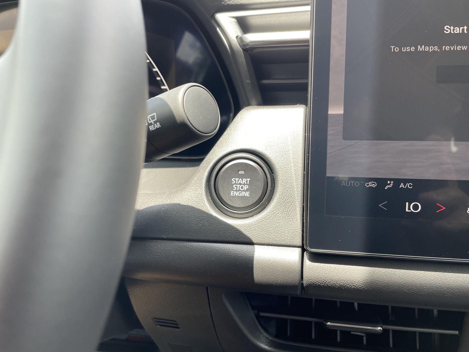 Vehicle photo 23