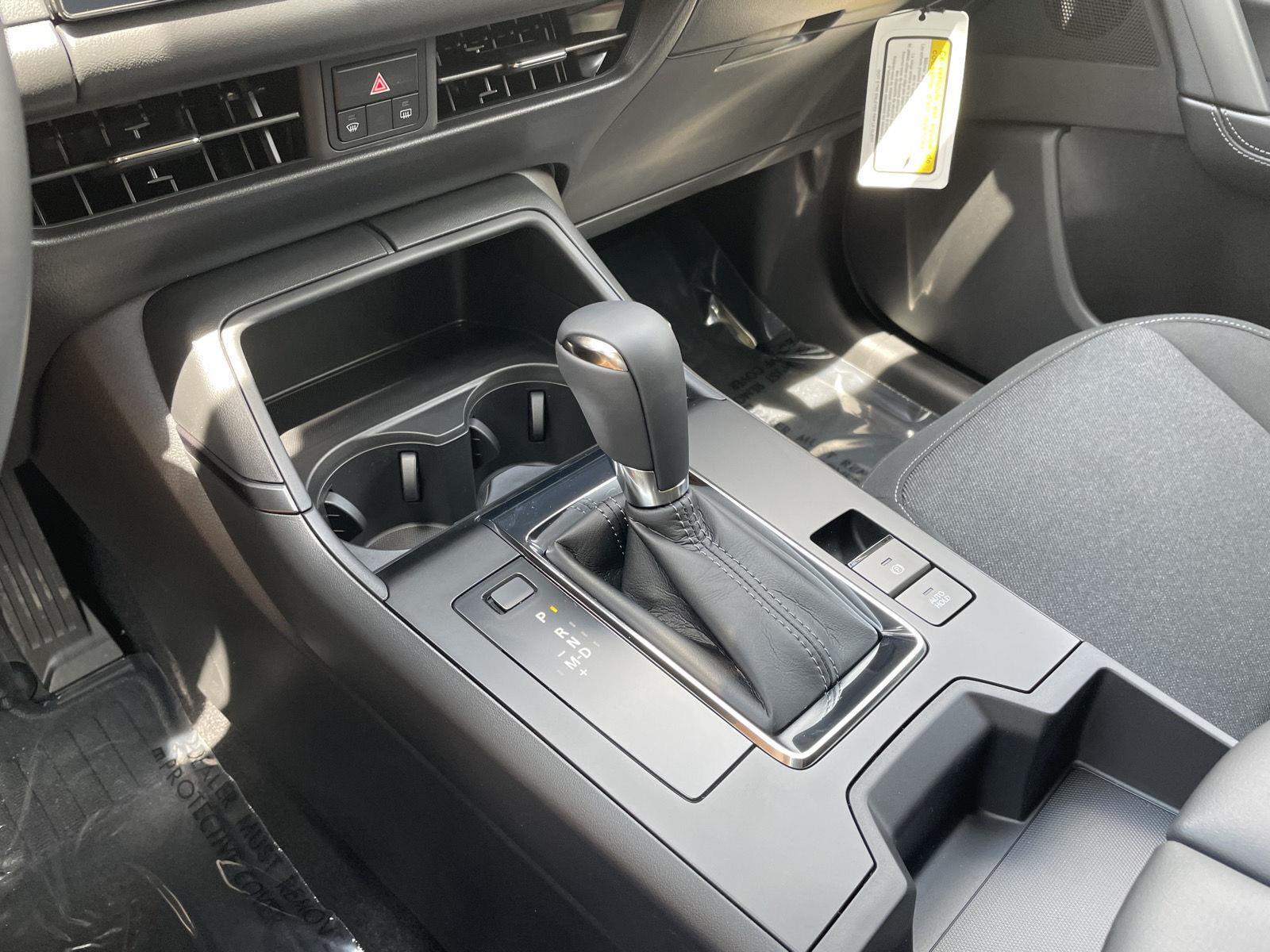 Vehicle photo 25