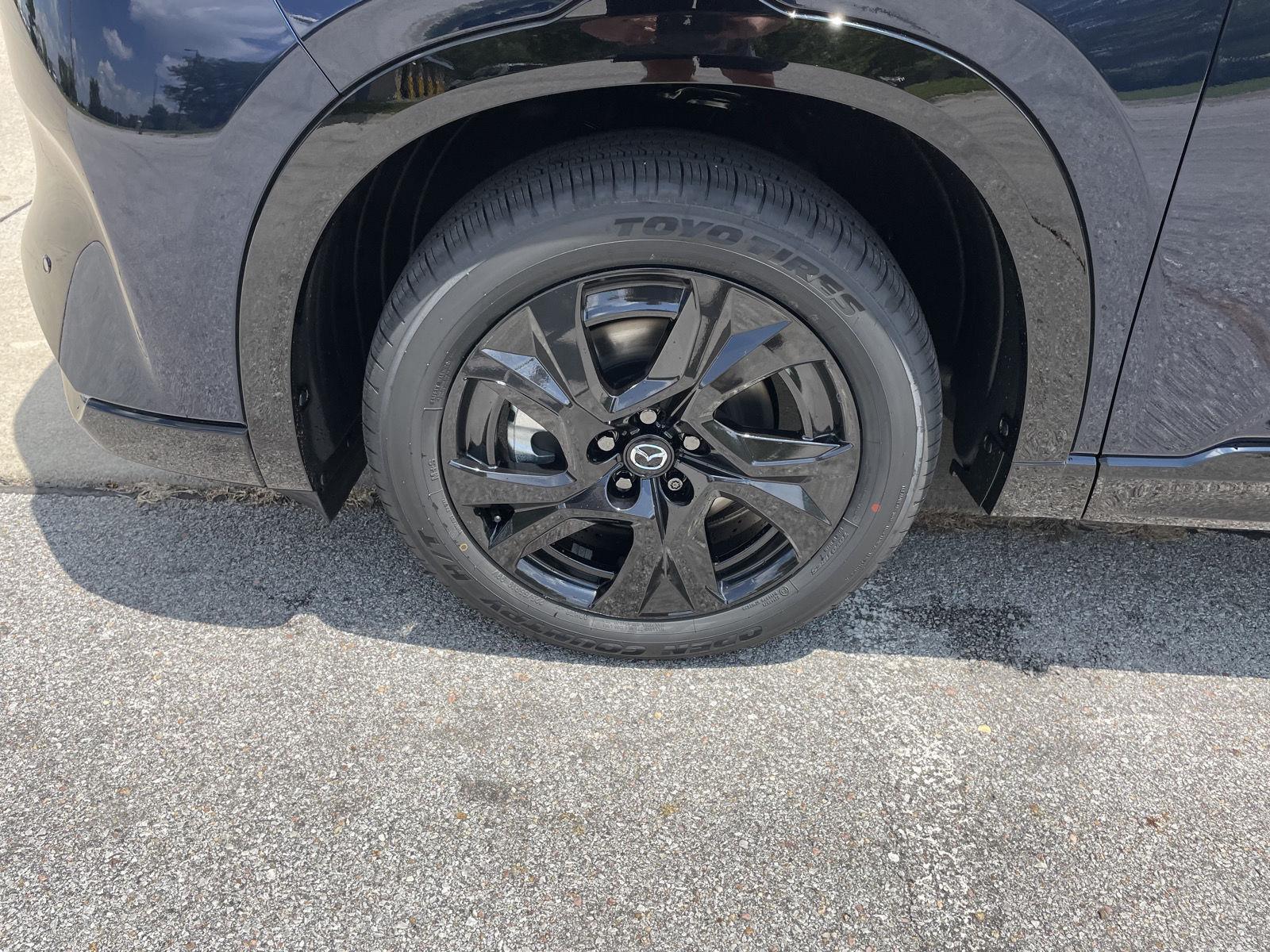 Vehicle photo 10
