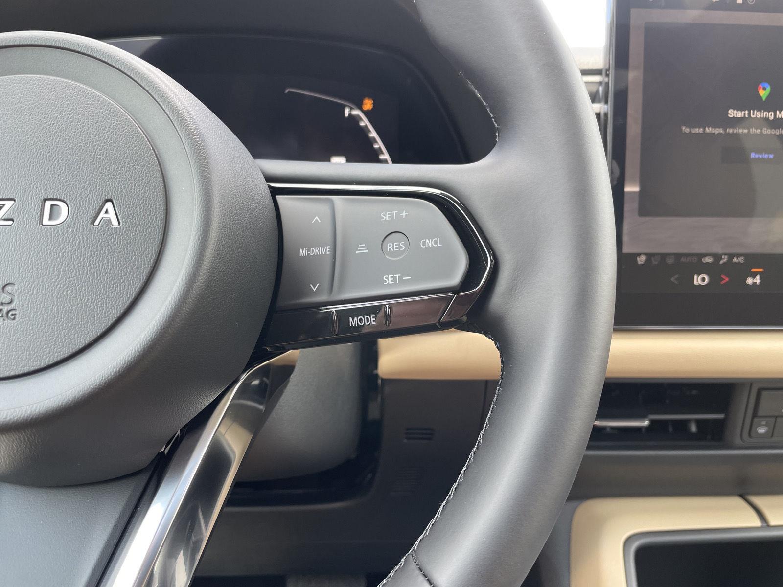 Vehicle photo 13