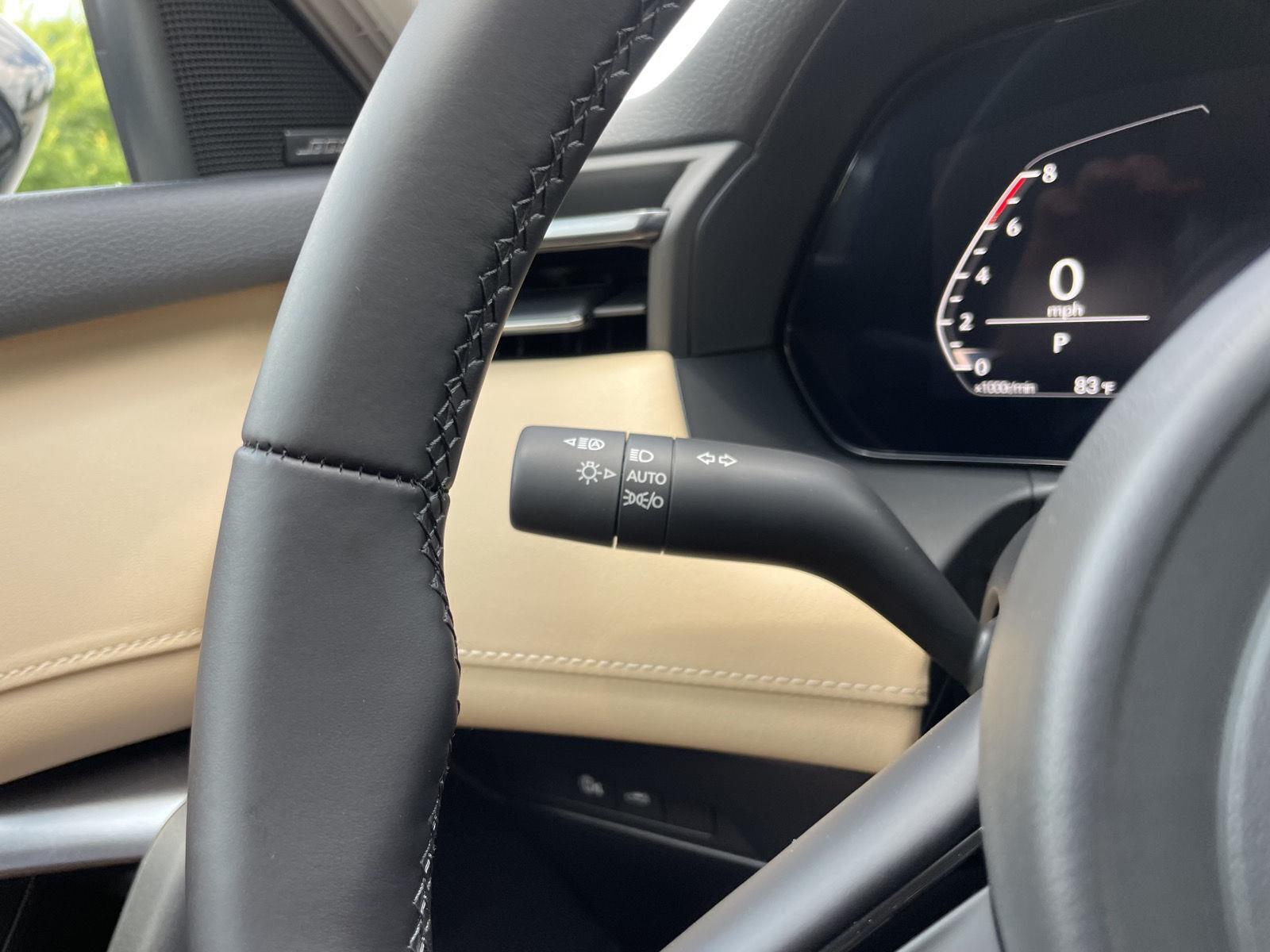 Vehicle photo 15