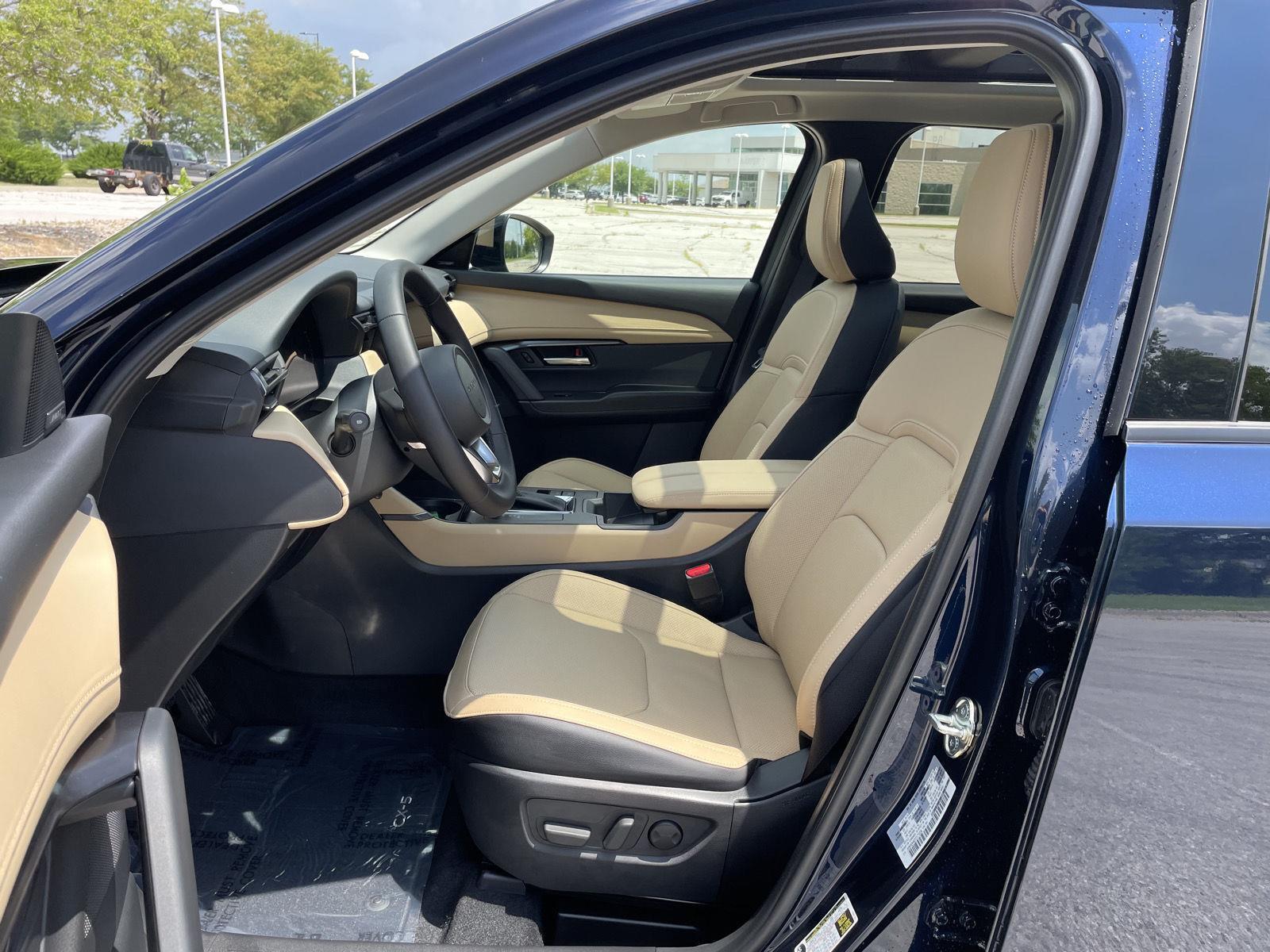 Vehicle photo 16