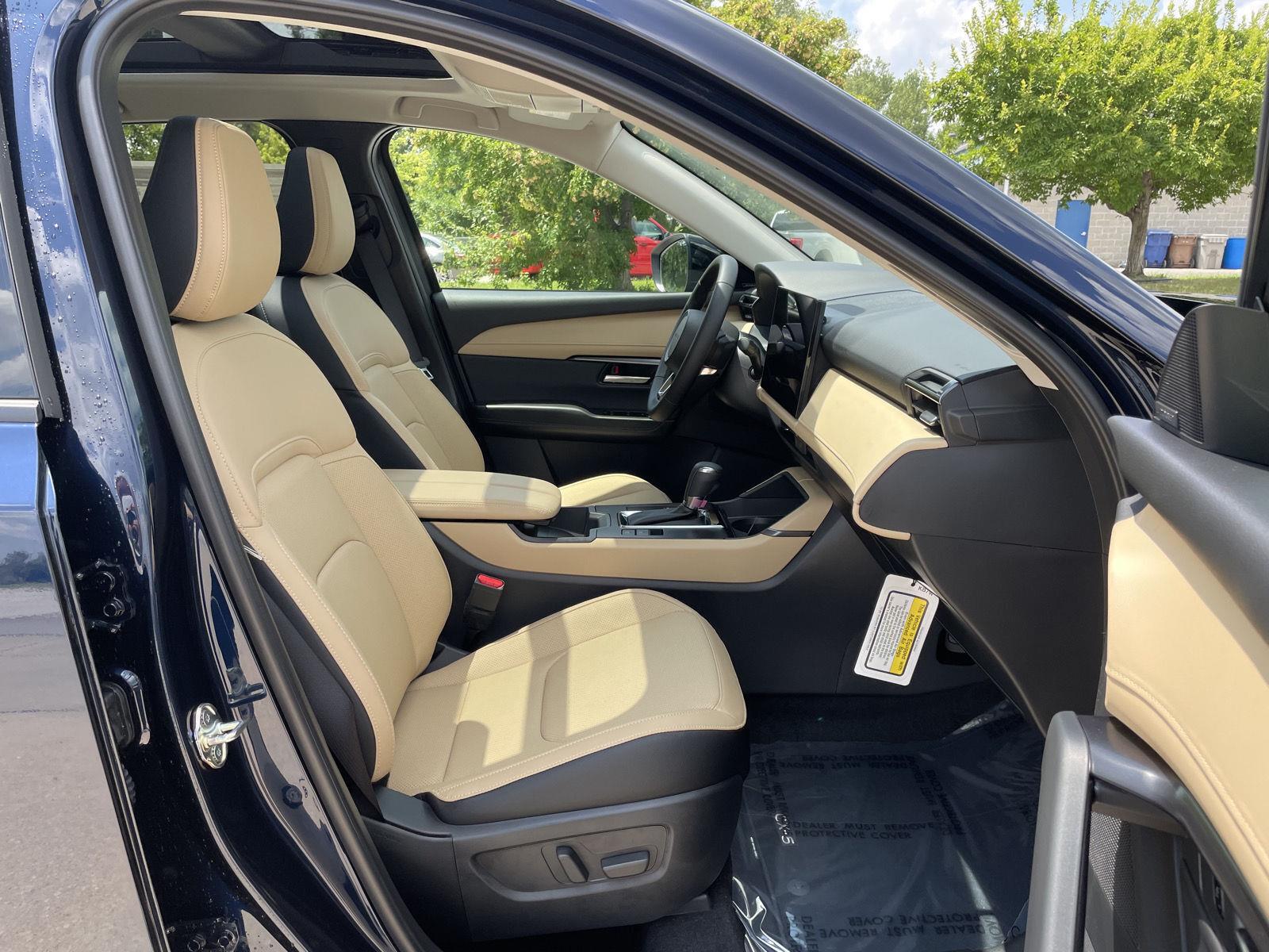 Vehicle photo 18