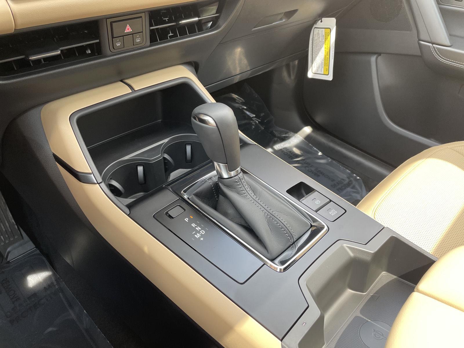 Vehicle photo 28