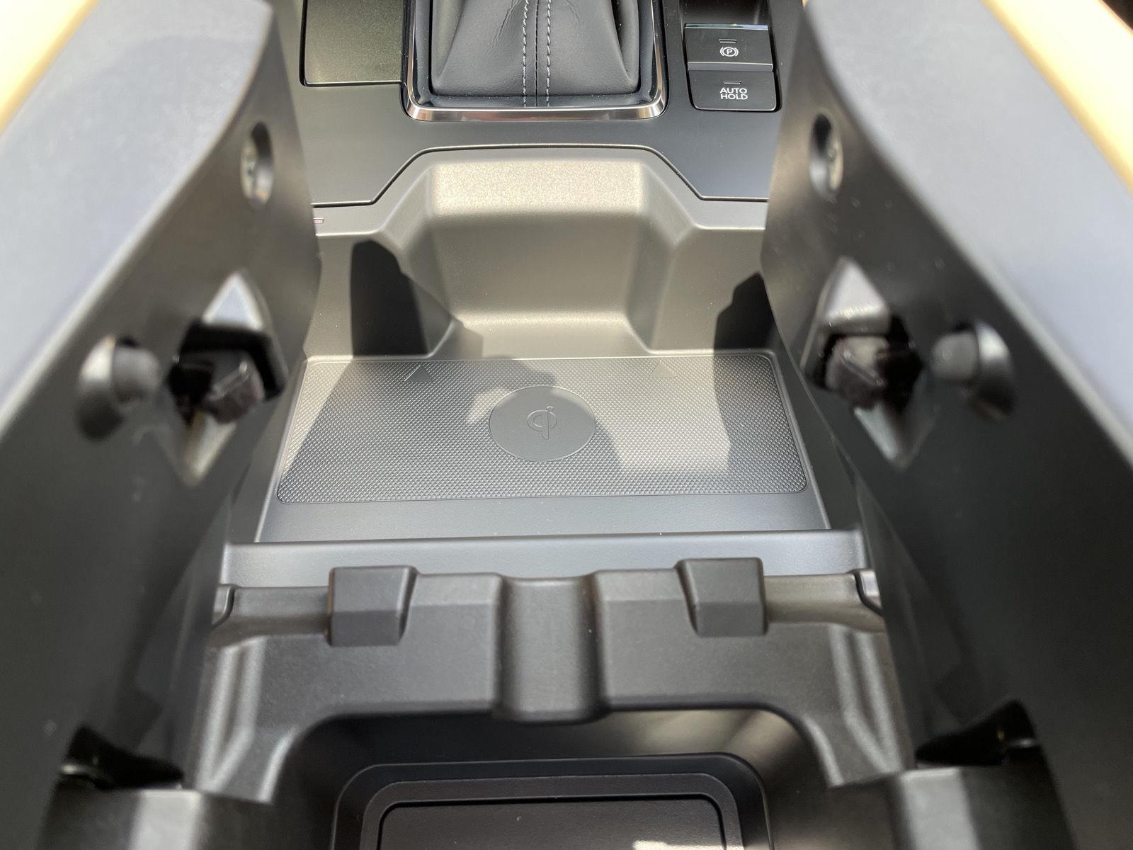 Vehicle photo 29