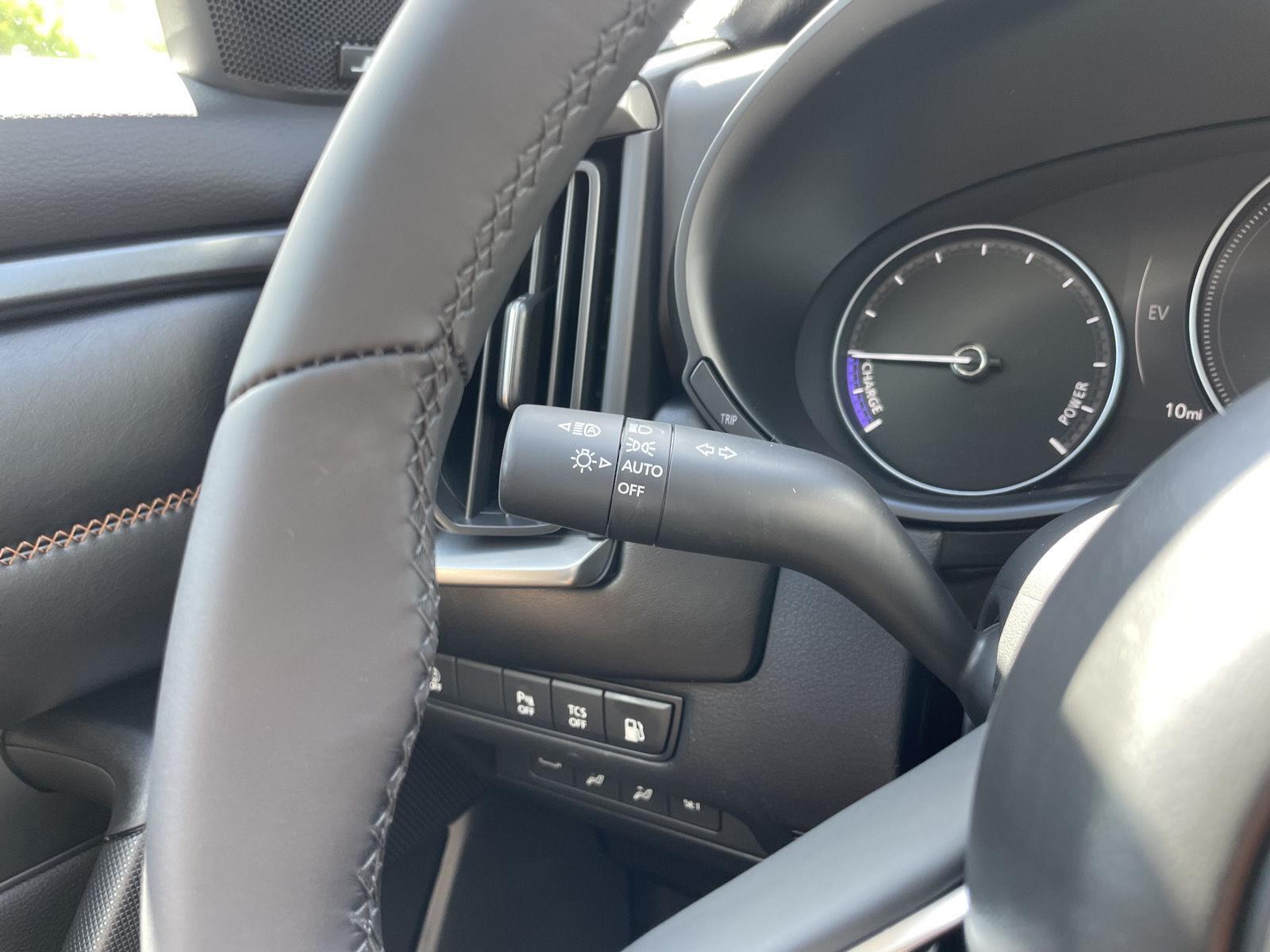 Vehicle photo 15