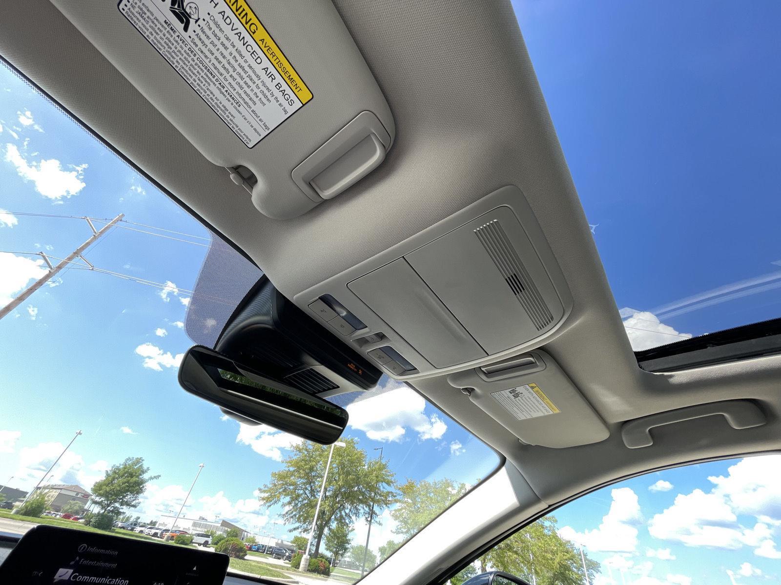 Vehicle photo 20