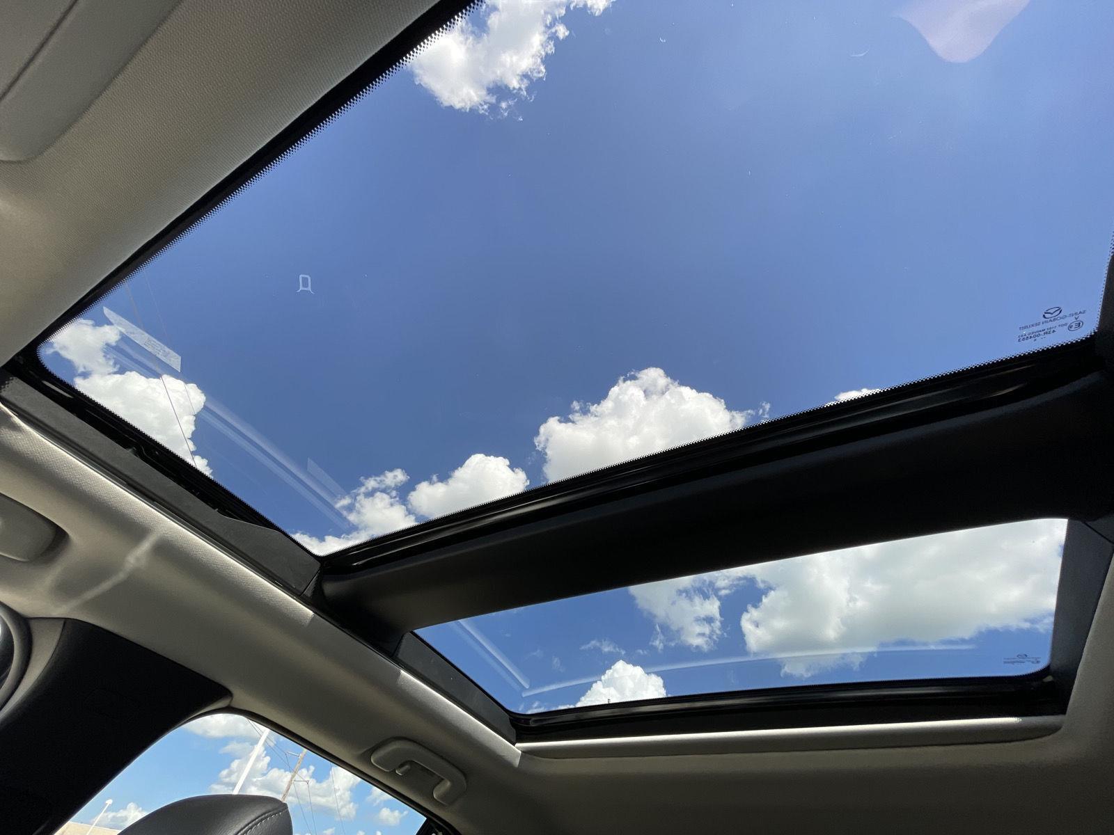 Vehicle photo 21