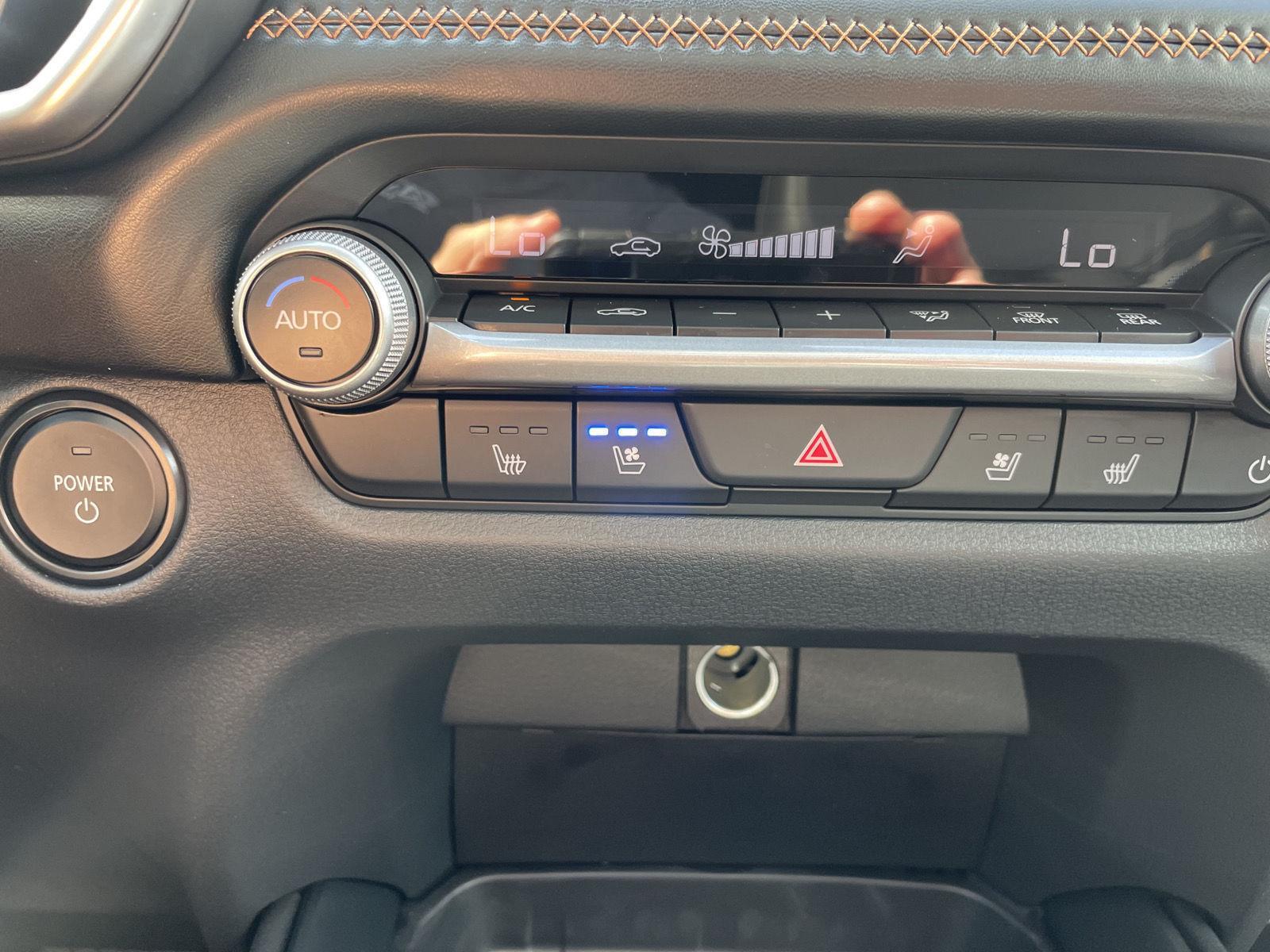 Vehicle photo 27