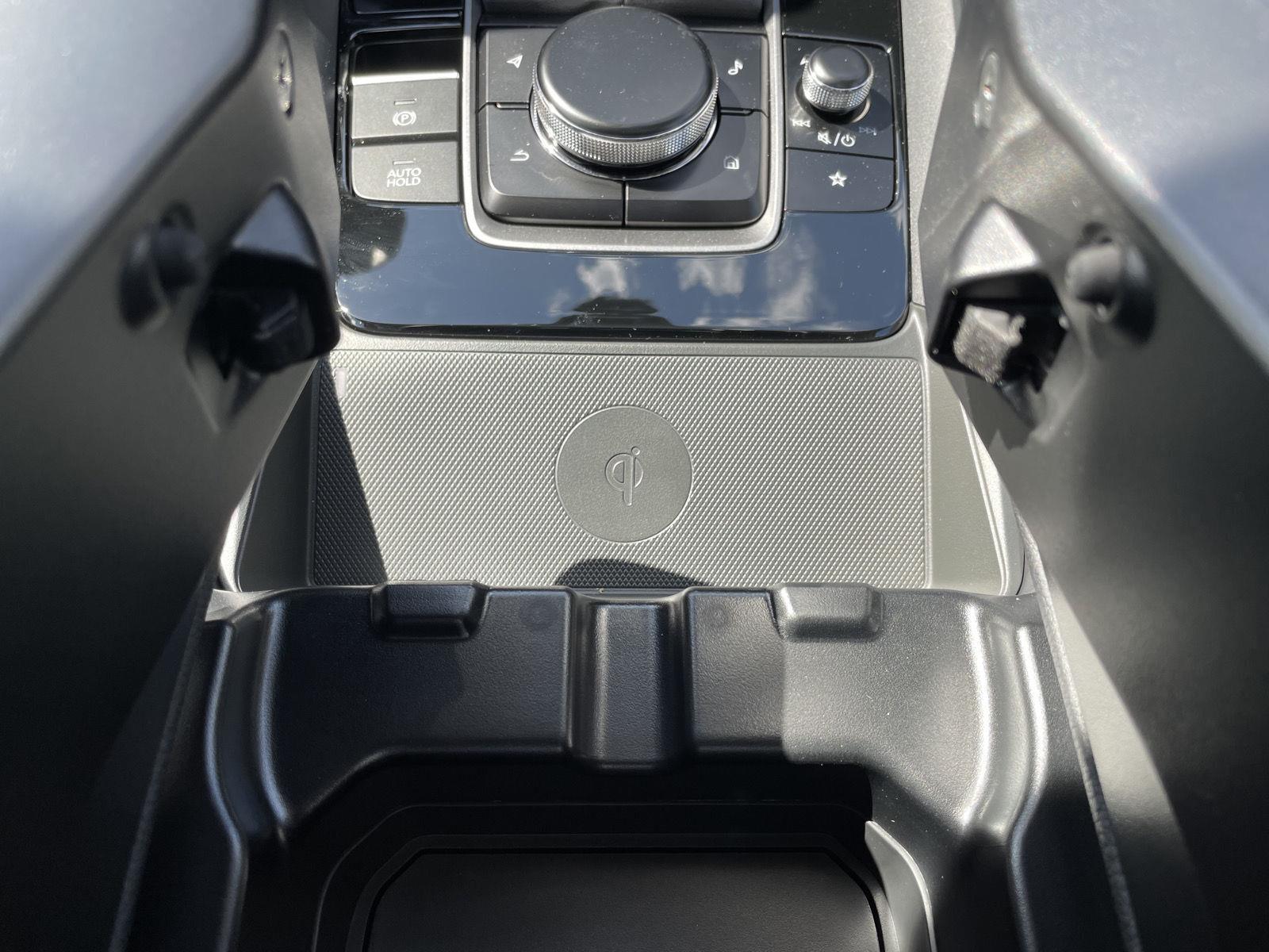 Vehicle photo 30