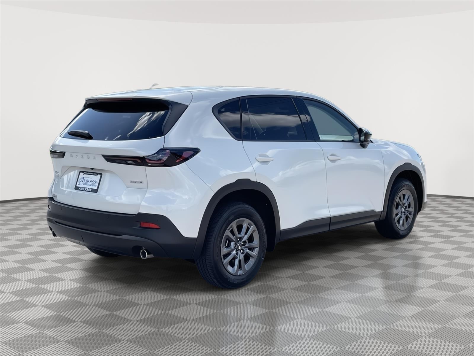 Vehicle photo 7