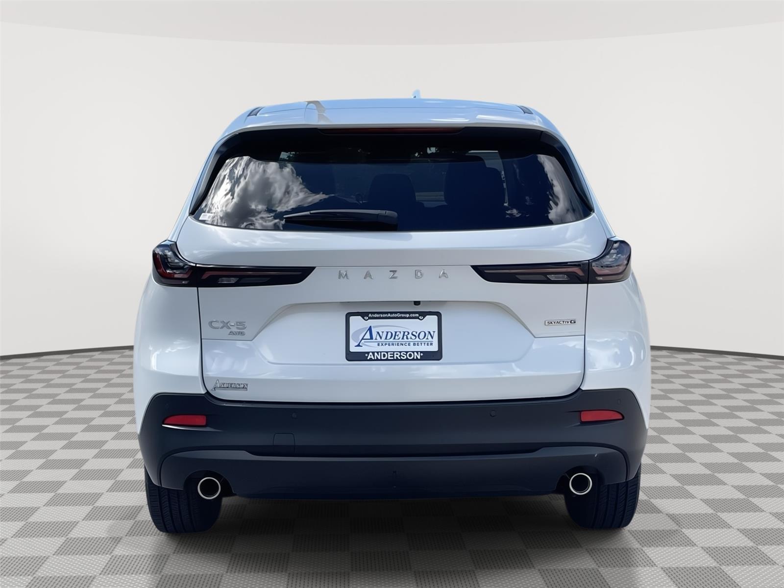 Vehicle photo 8