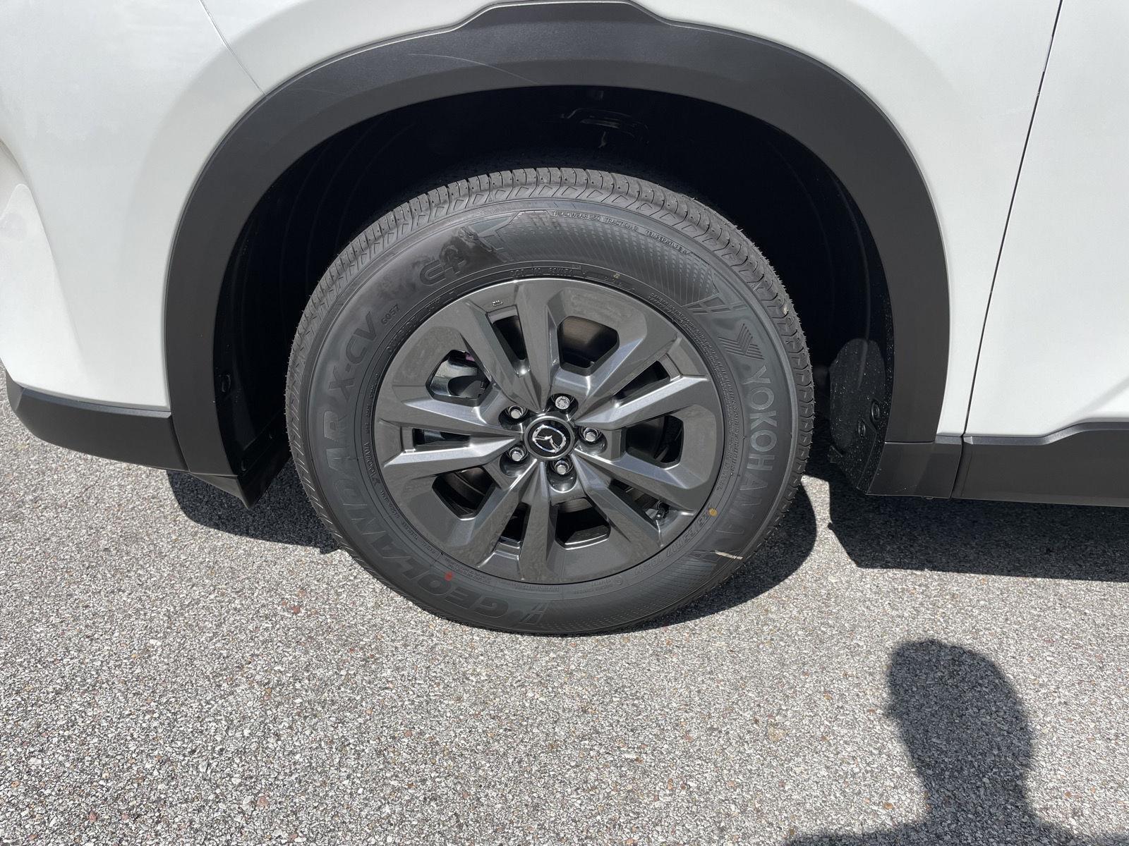 Vehicle photo 10