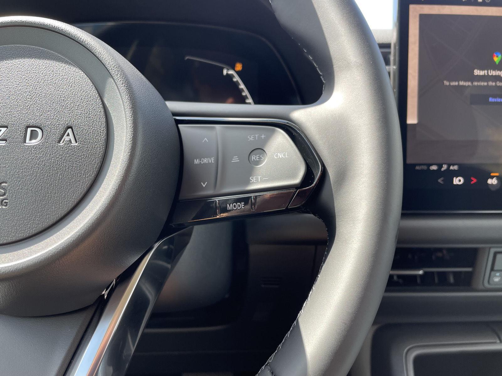 Vehicle photo 13