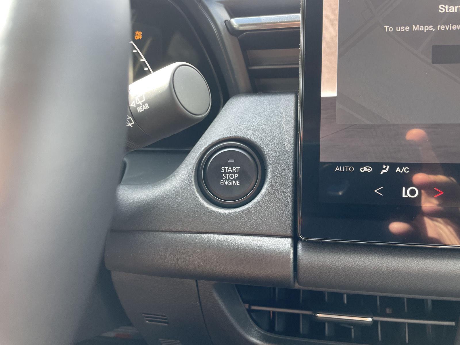 Vehicle photo 23