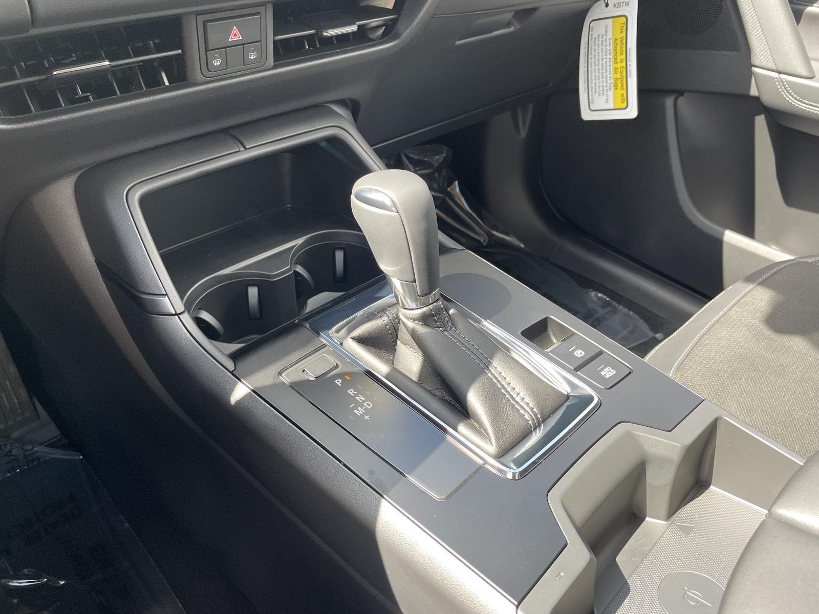 Vehicle photo 25