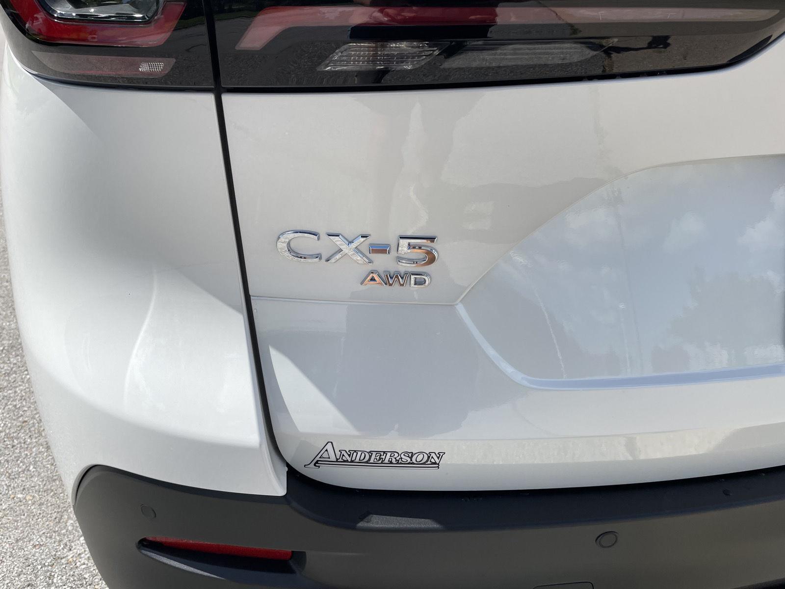 Vehicle photo 32