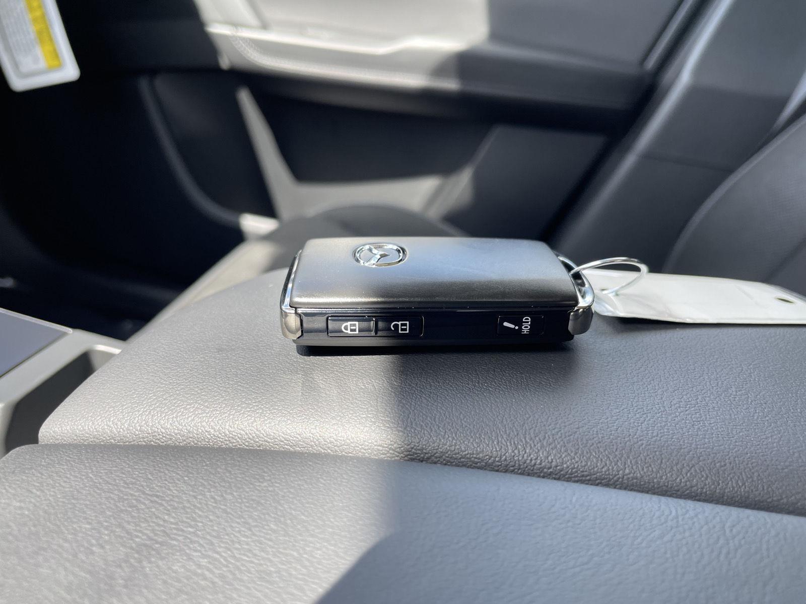 Vehicle photo 33