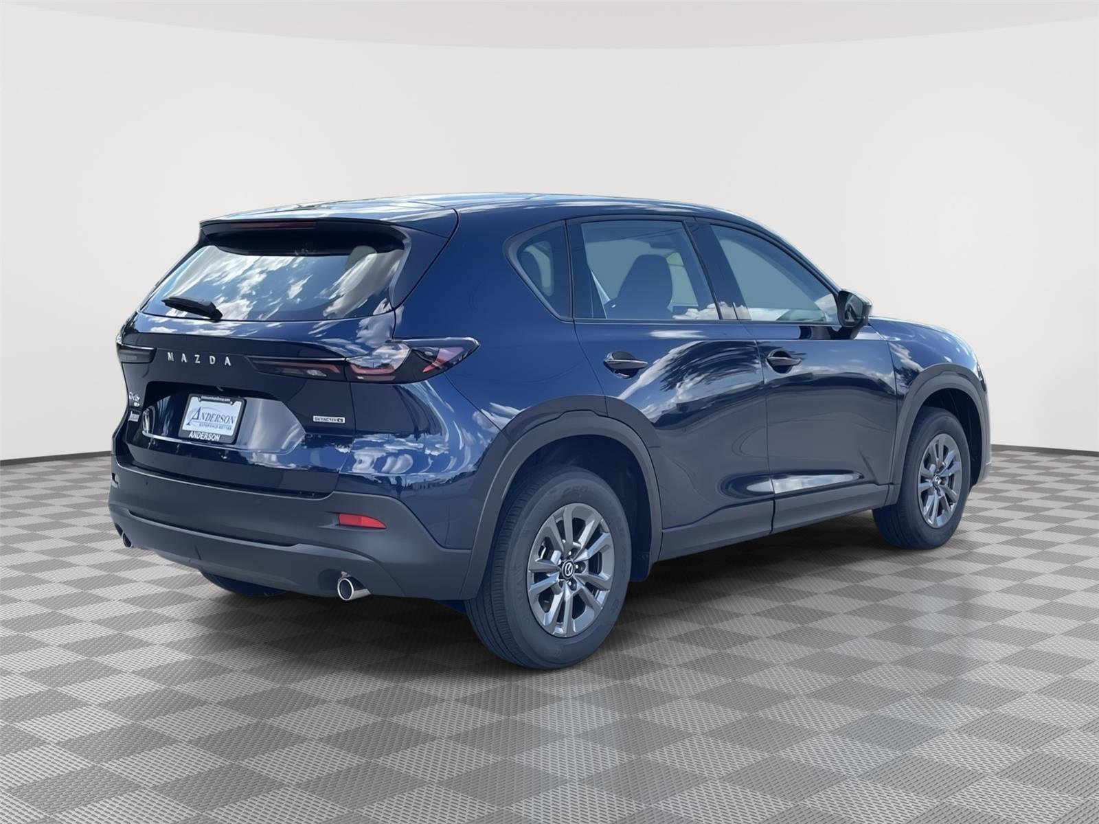 Vehicle photo 7