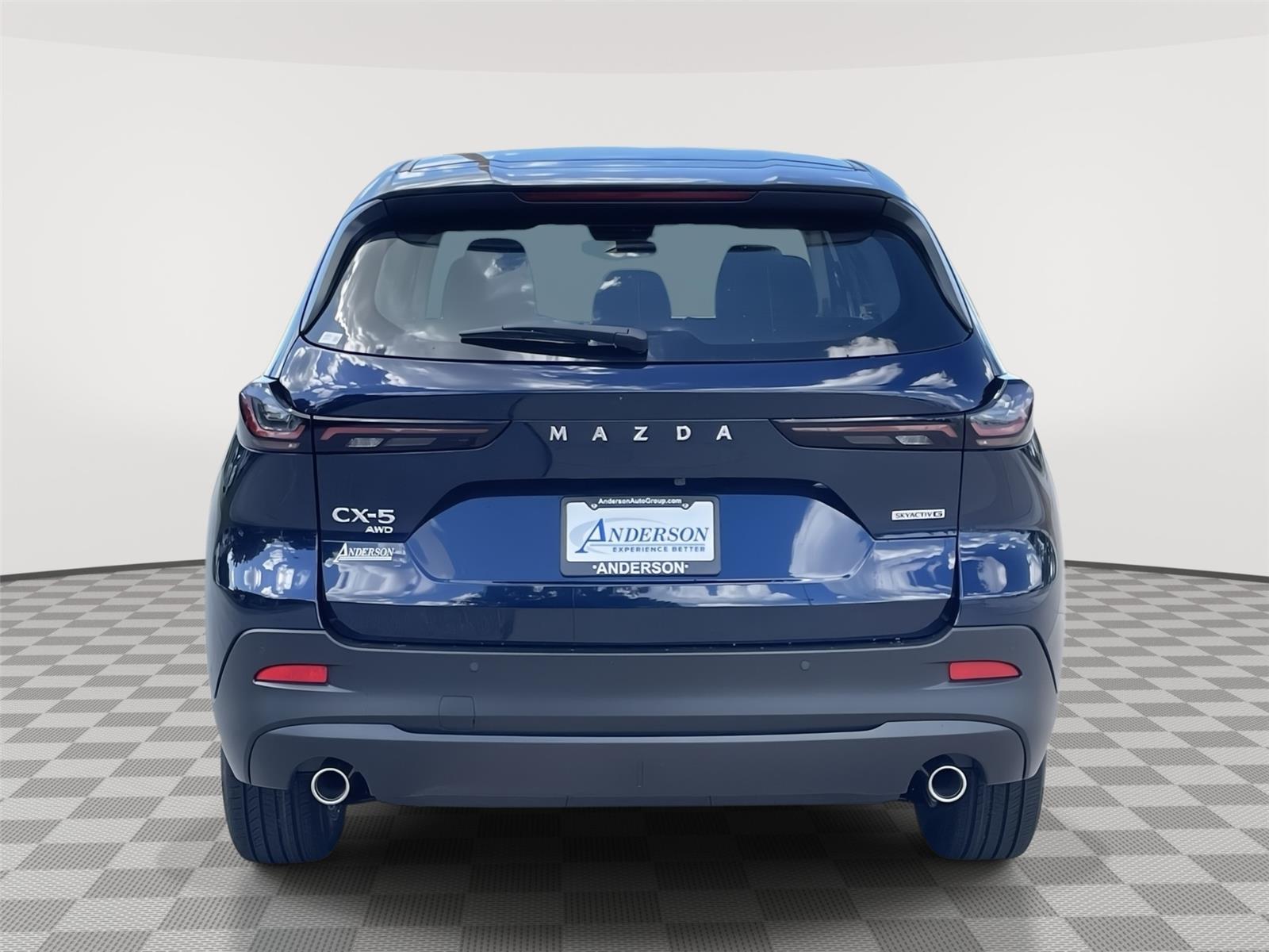Vehicle photo 8