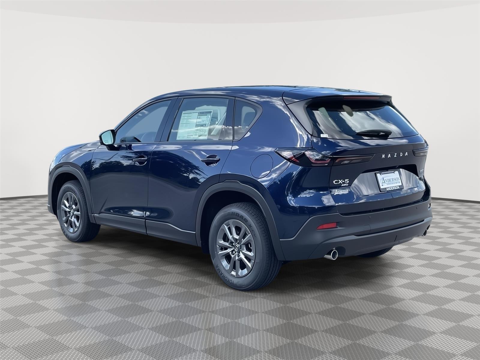 Vehicle photo 9