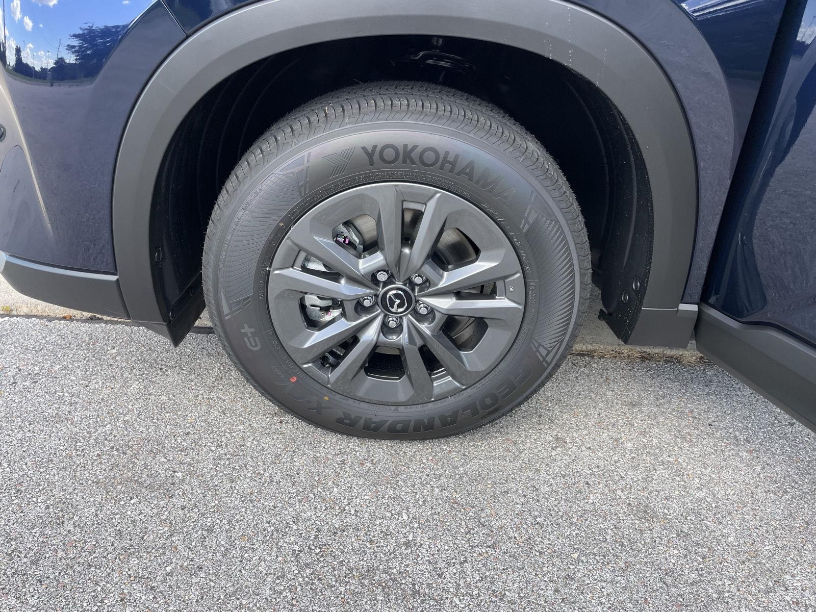 Vehicle photo 10