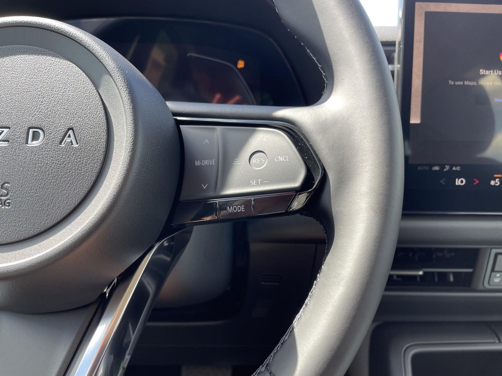 Vehicle photo 13