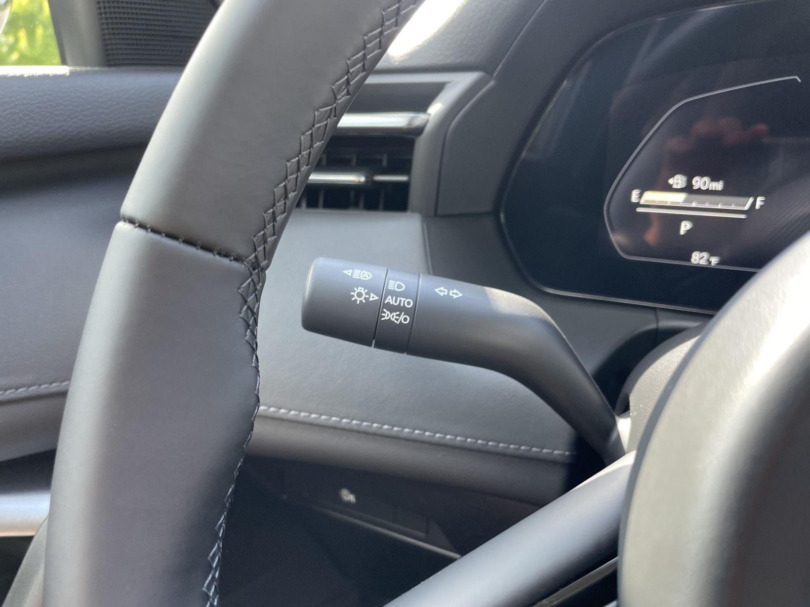 Vehicle photo 15